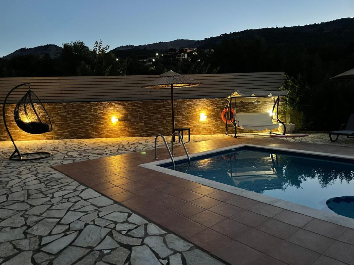 "Villa Andreas" Ajía Effimía Kültér fotó